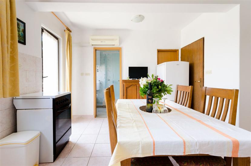 Apartment A4, for 6 persons