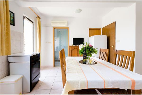 Apartment A4, for 6 persons