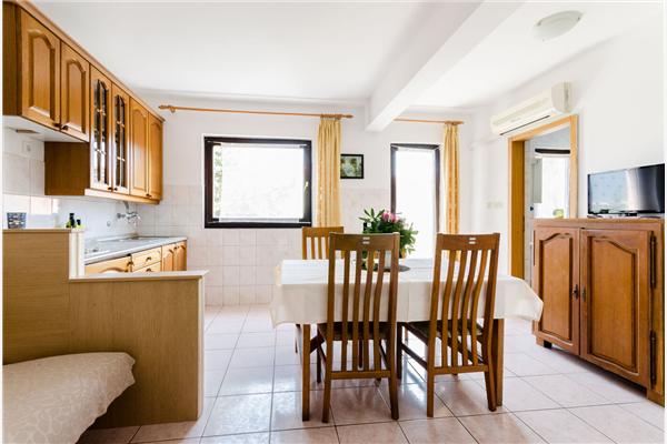 Apartment A4, for 6 persons