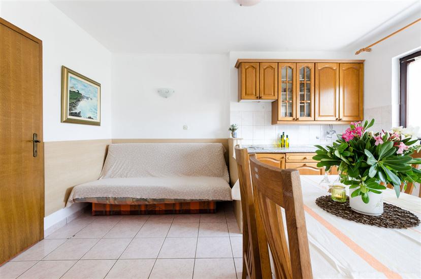 Apartment A4, for 6 persons