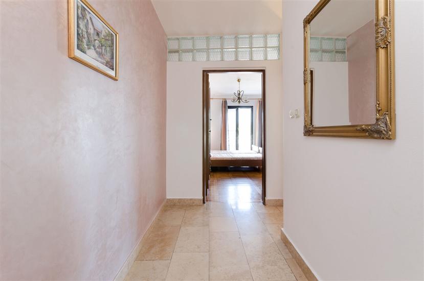 Apartment A4, for 6 persons