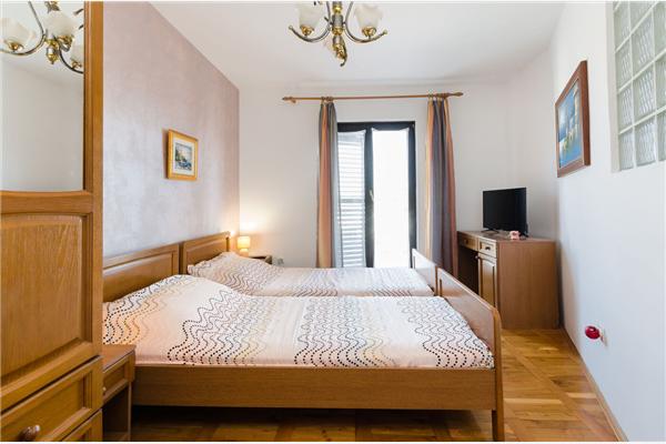 Apartment A4, for 6 persons