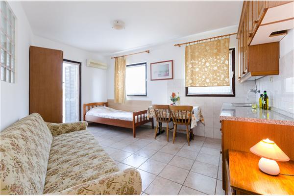 Apartment A4, for 6 persons