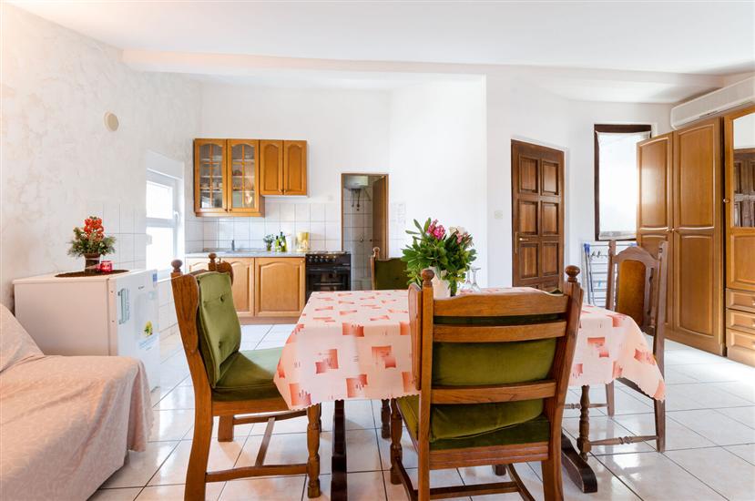 Apartment A7, for 3 persons