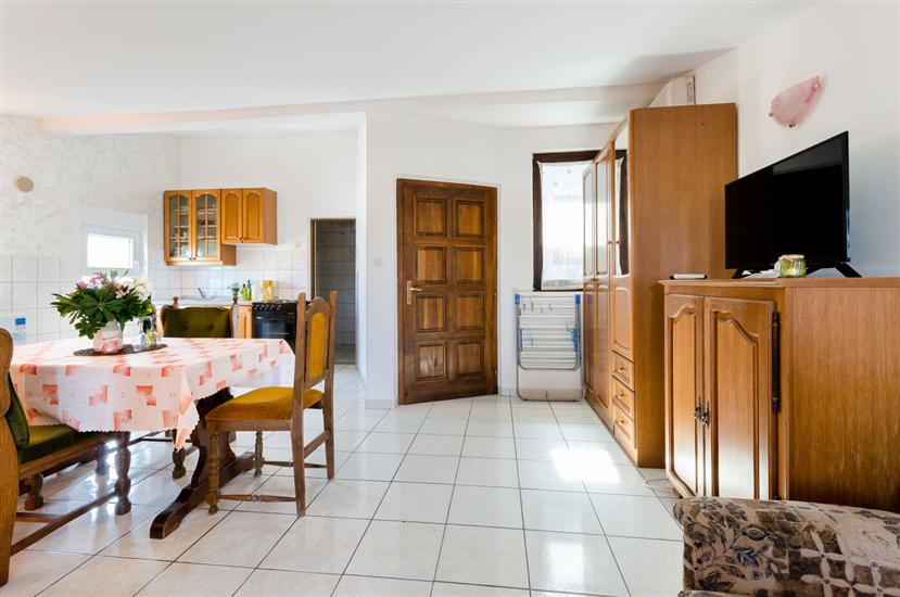 Apartment A7, for 3 persons