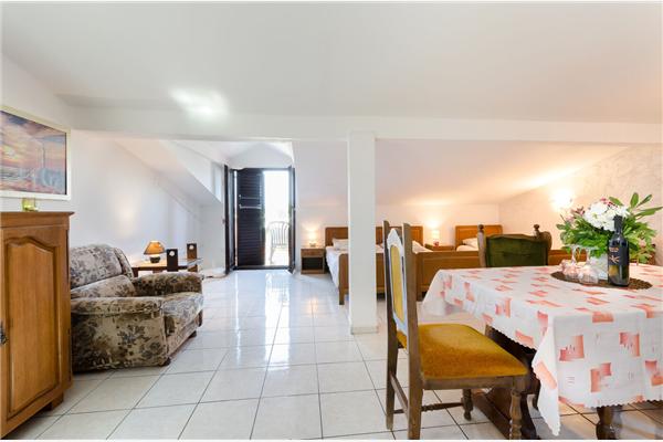 Apartment A7, for 3 persons