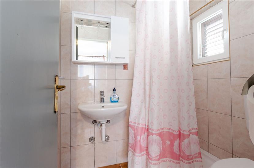 Apartment A1, for 6 persons