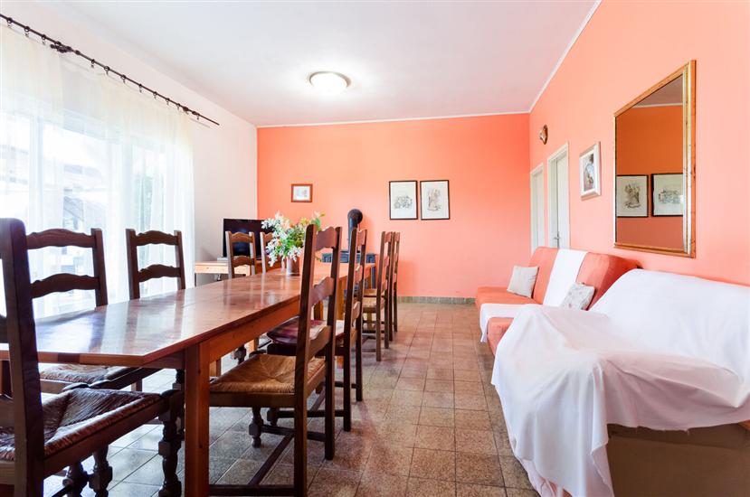 Apartment A4, for 8 persons