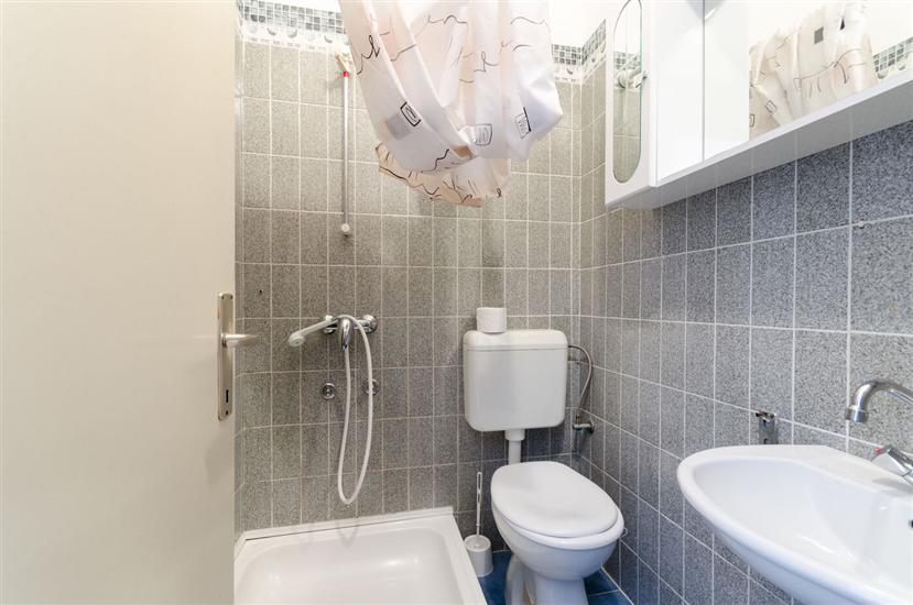 Apartment A4, for 8 persons