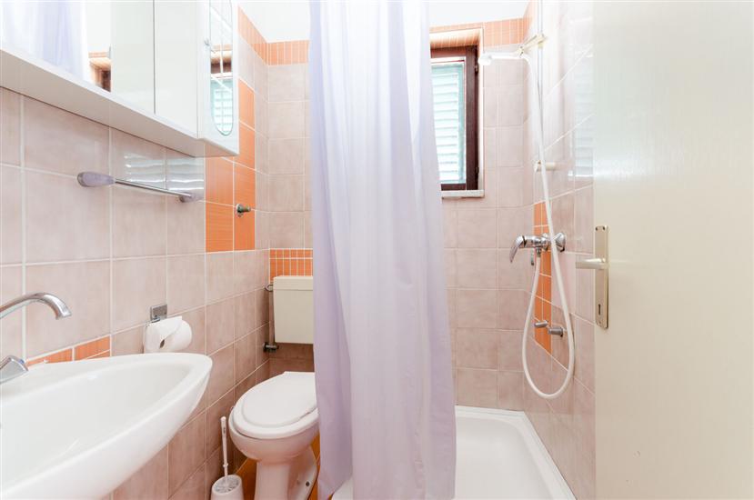 Apartment A4, for 8 persons