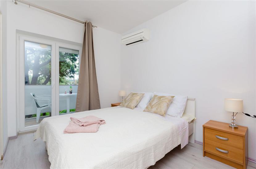 Apartment A1, for 5 persons