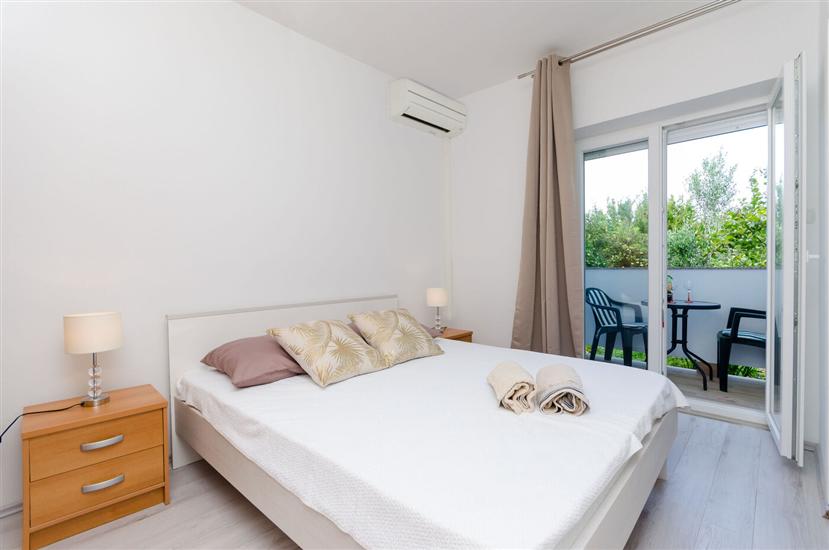 Apartment A1, for 5 persons