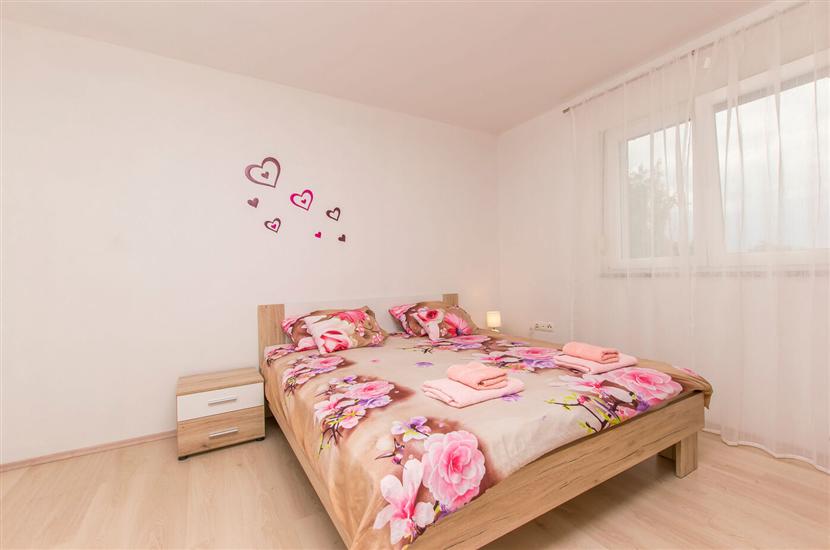 Apartment A1, for 8 persons