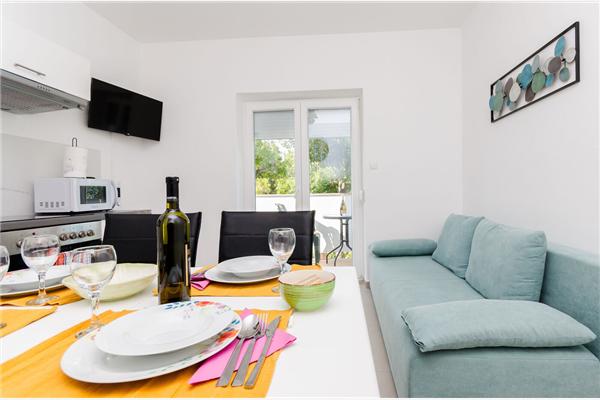 Apartment A1, for 5 persons