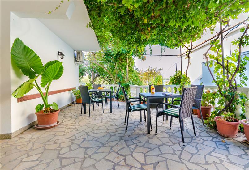 Apartments and Rooms Bianca