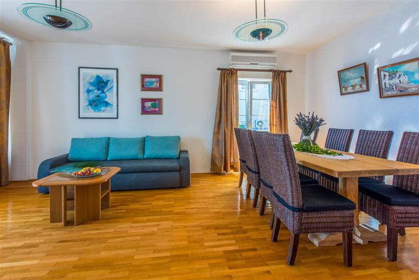 Apartment A5, for 6 persons