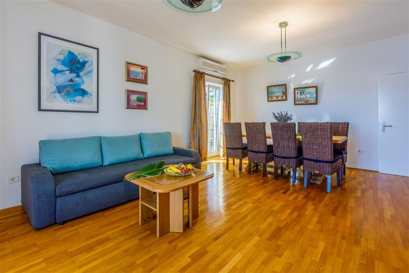 Apartment A5, for 6 persons