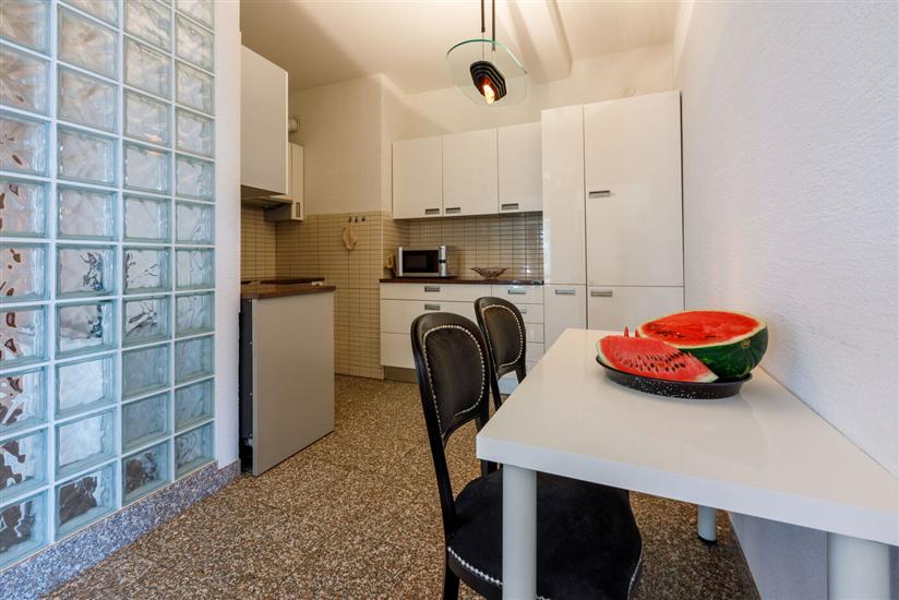 Apartment A5, for 6 persons