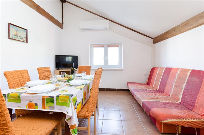 Apartment A1, for 7 persons