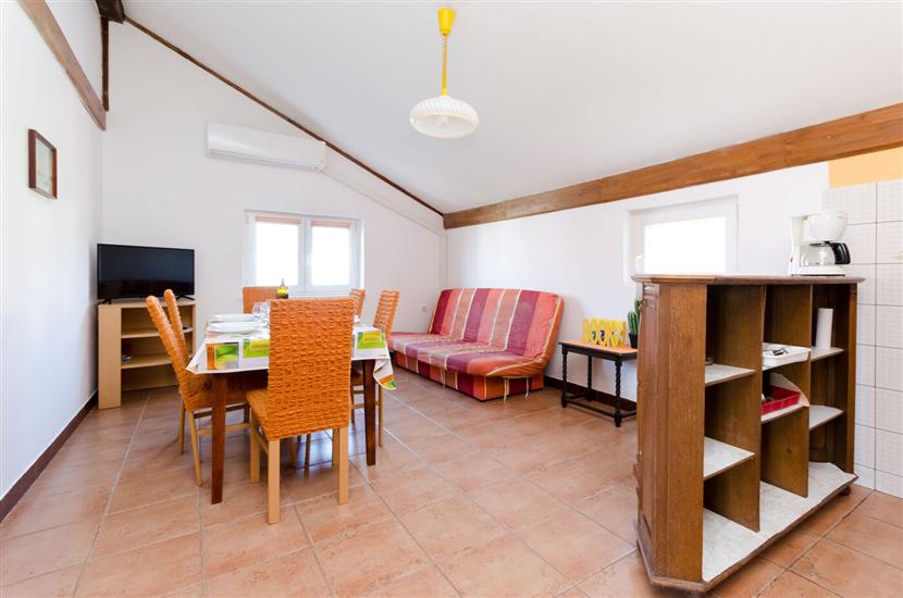 Apartment A1, for 7 persons