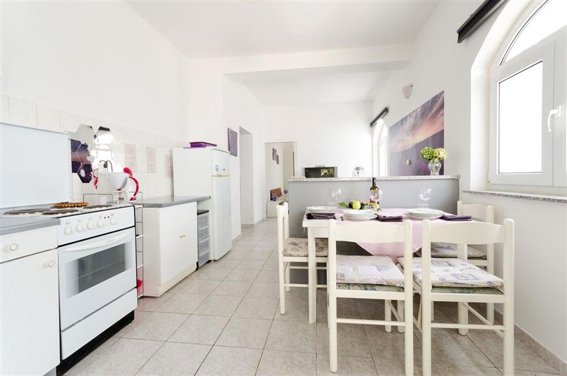 Apartment A2, for 3 persons