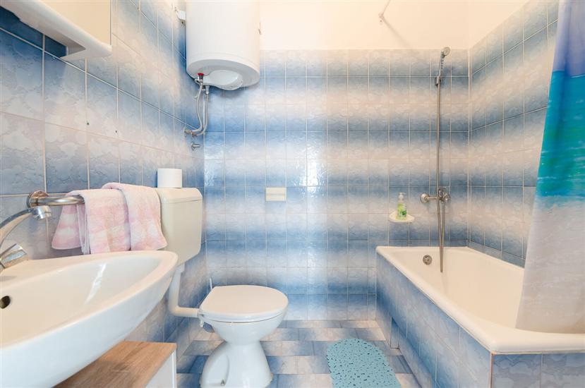 Apartment A2, for 3 persons