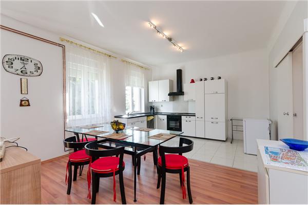 Apartment A1, for 5 persons