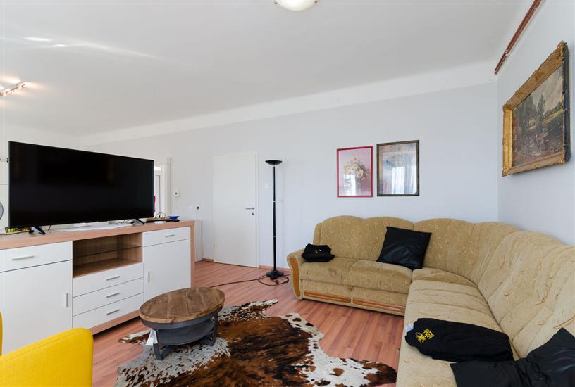 Apartment A1, for 5 persons