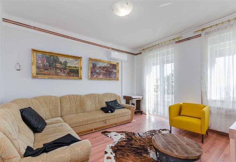 Apartment A1, for 5 persons