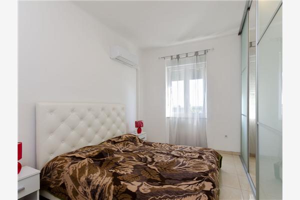 Apartment A2, for 5 persons