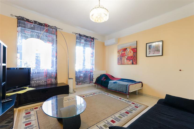 Apartment A2, for 5 persons