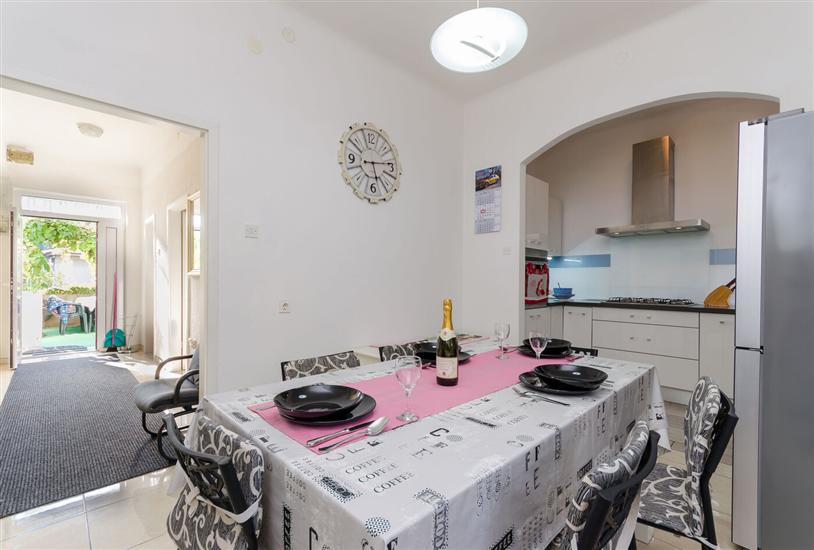 Apartment A2, for 5 persons