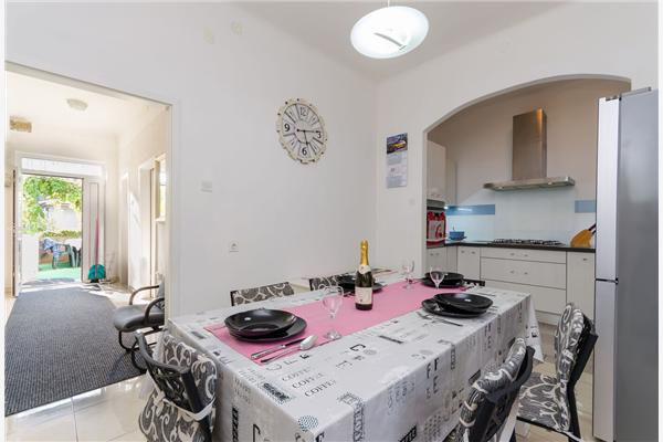 Apartment A2, for 5 persons