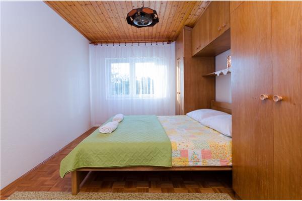 Apartment A1, for 5 persons