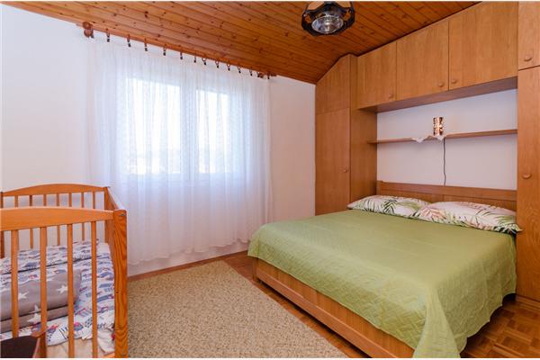 Apartment A1, for 5 persons