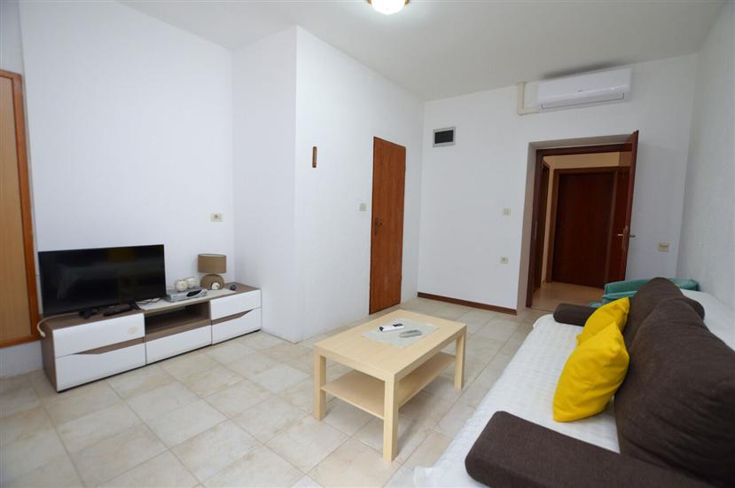 Apartment A1, for 8 persons