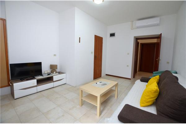 Apartment A1, for 8 persons