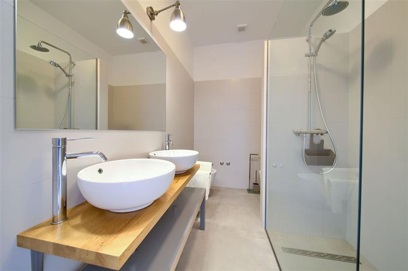 House K1, for 8 persons