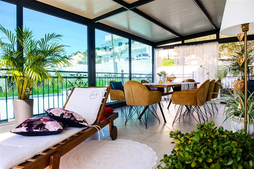 Apartment and Rooms Ana