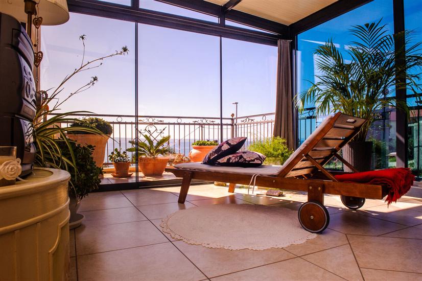 Apartment and Rooms Ana