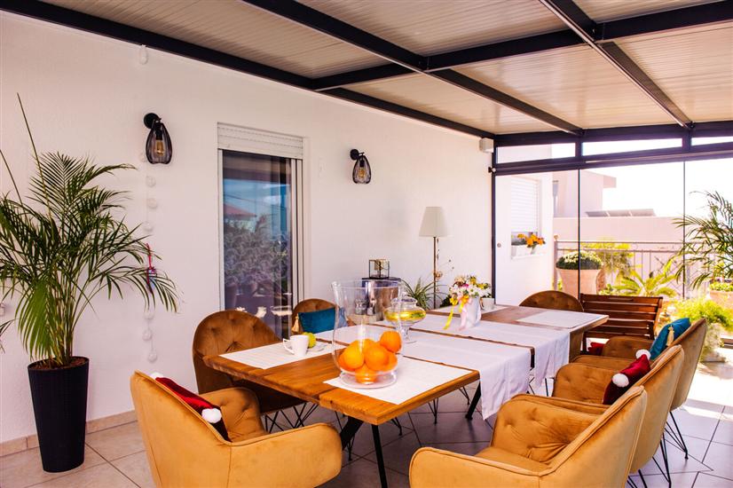 Apartment and Rooms Ana