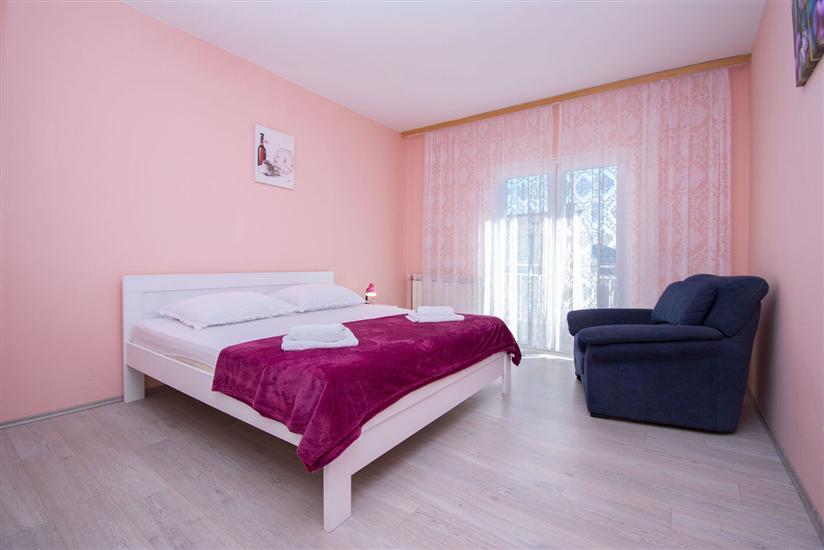 Apartment A1, for 5 persons
