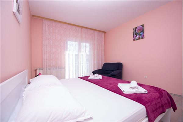 Apartment A1, for 5 persons
