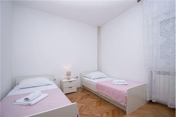 Apartment A1, for 5 persons
