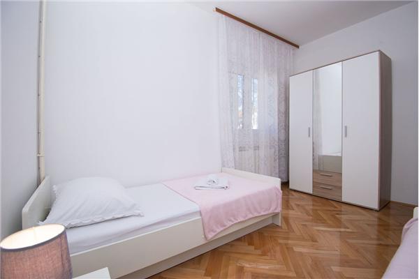 Apartment A1, for 5 persons