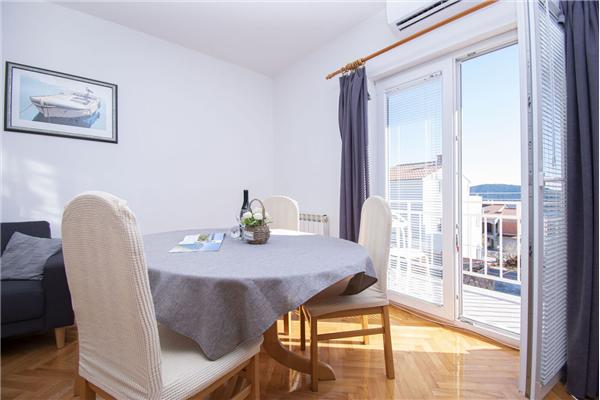 Apartment A1, for 5 persons