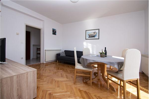 Apartment A1, for 5 persons