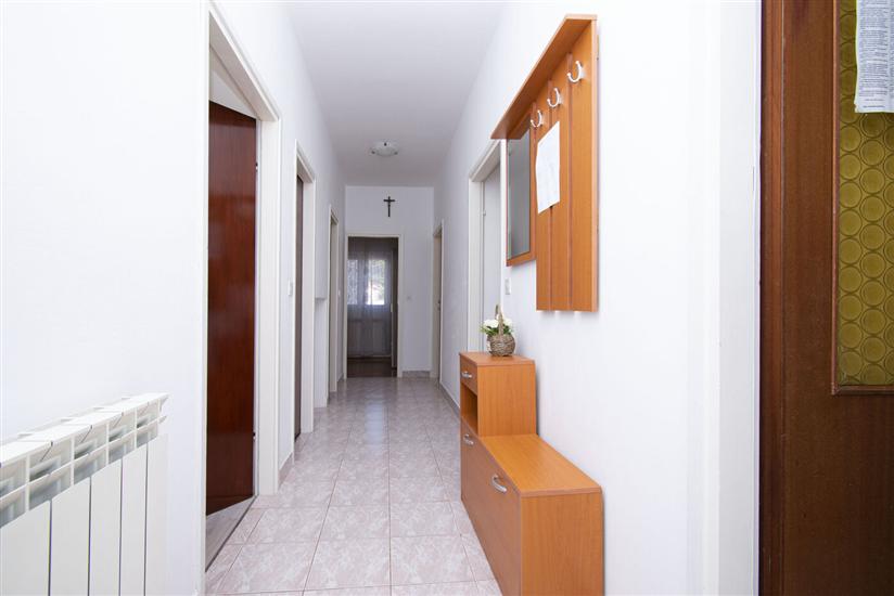 Apartment A1, for 5 persons