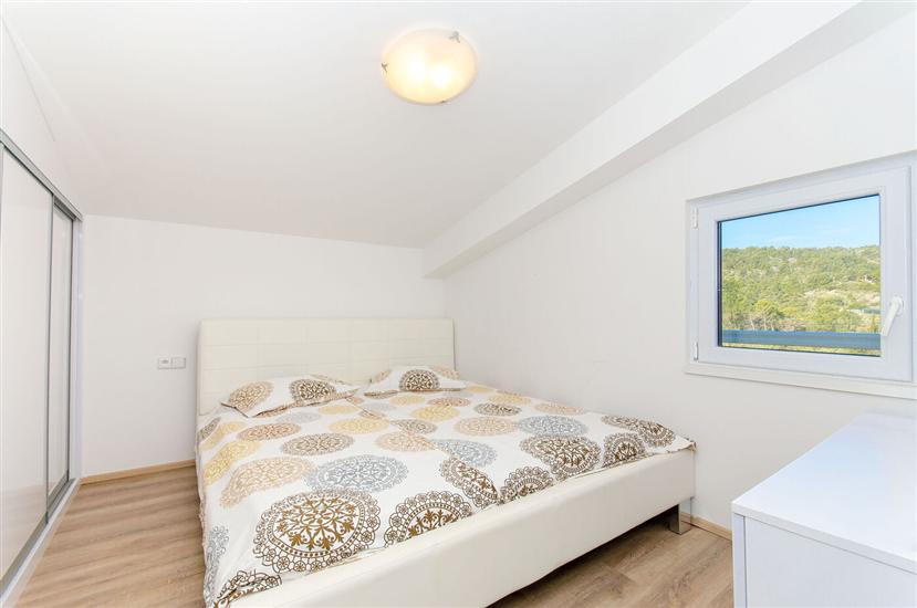 Apartment A6, for 6 persons