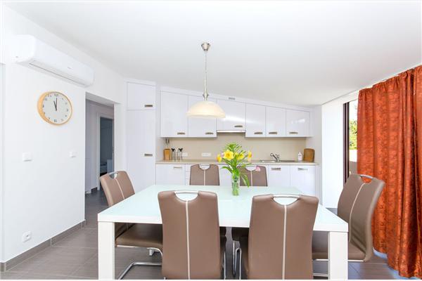 Apartment A6, for 6 persons